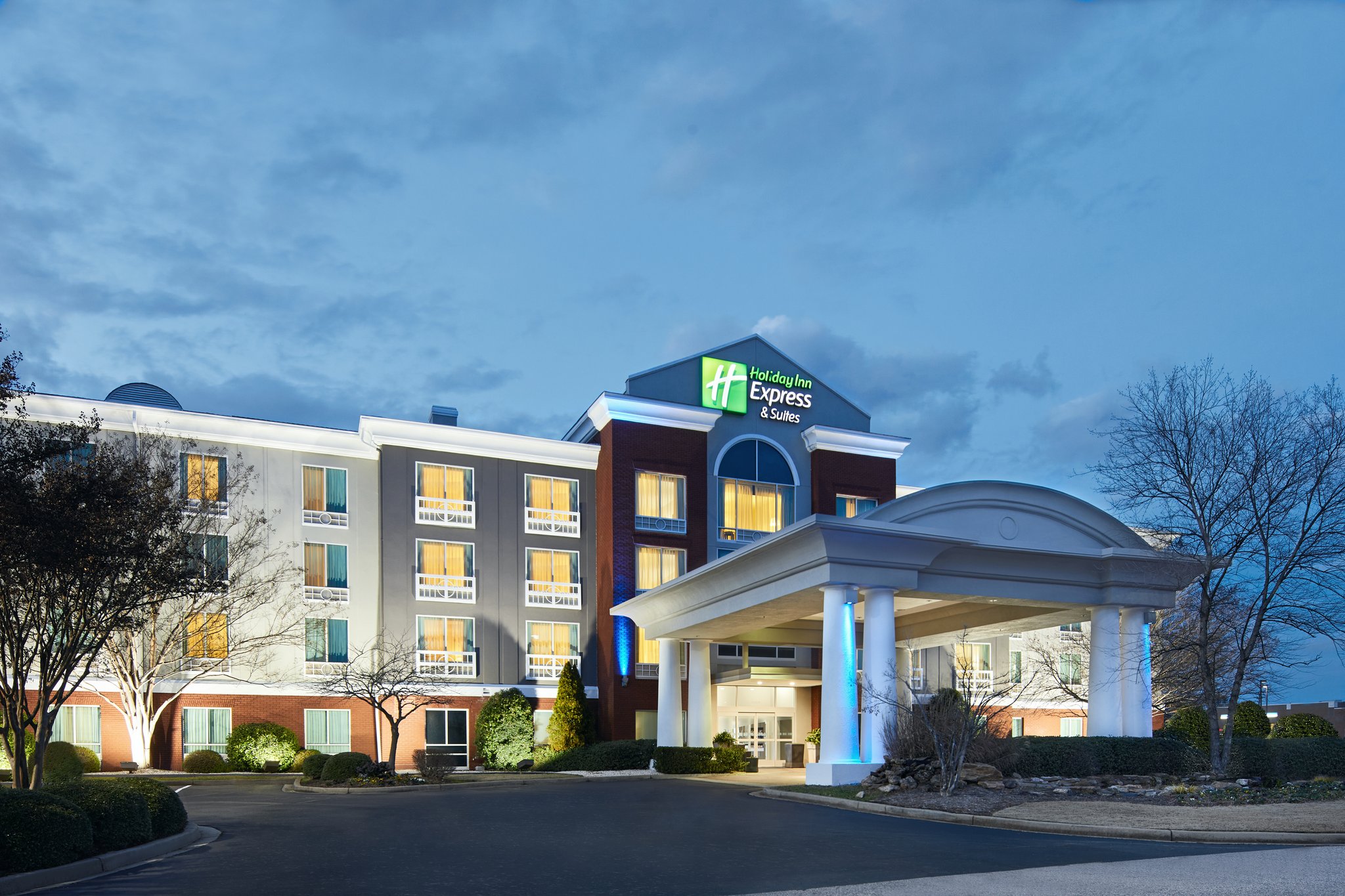 Holiday Inn Express & Suites I-26 & US 29 at Westgate Mall by IHG