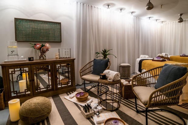 Images Kimpton Surfcomber Hotel by IHG