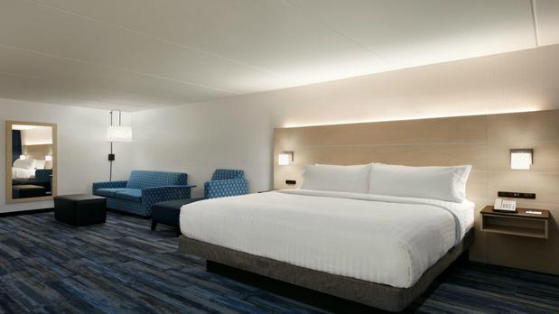 Images Holiday Inn Express Williamsbrg Busch Gardens Area by IHG