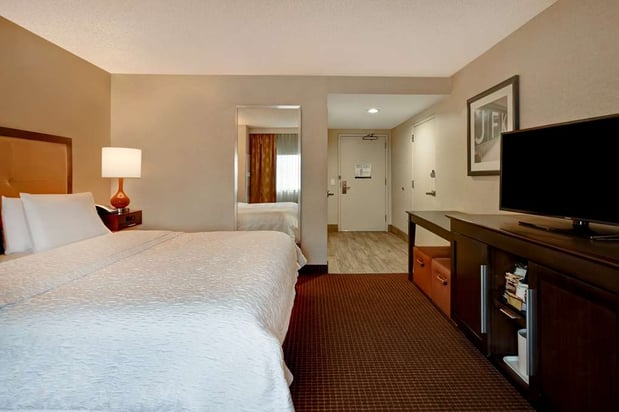 Images Hampton Inn NY-JFK
