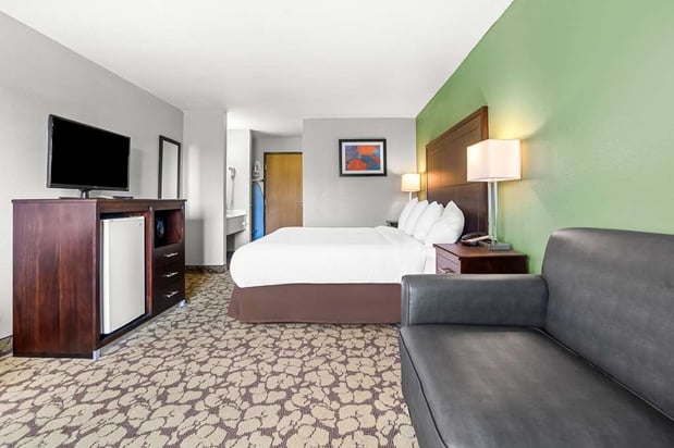 Images SureStay Plus by Best Western Bettendorf