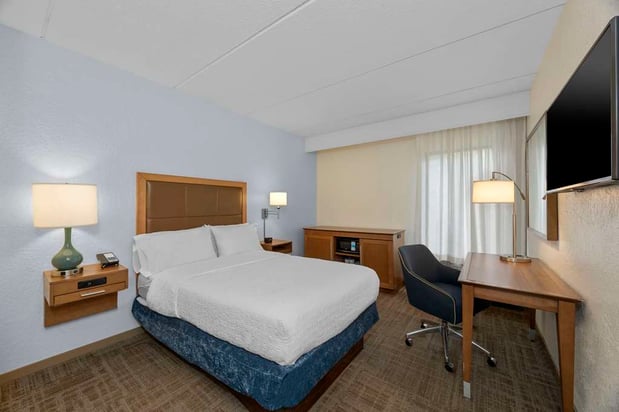 Images Hampton Inn Milford