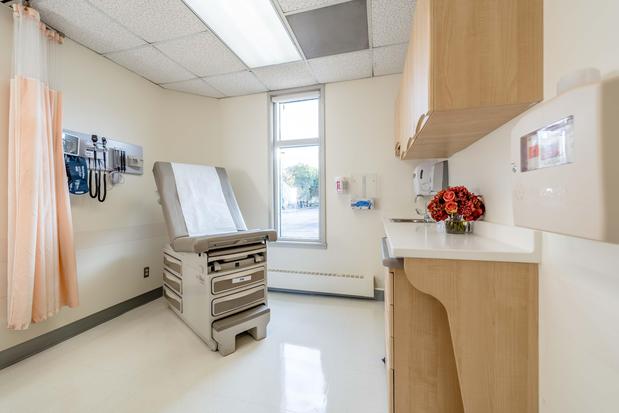 Images AdvantageCare Physicians - Bedford Medical Office