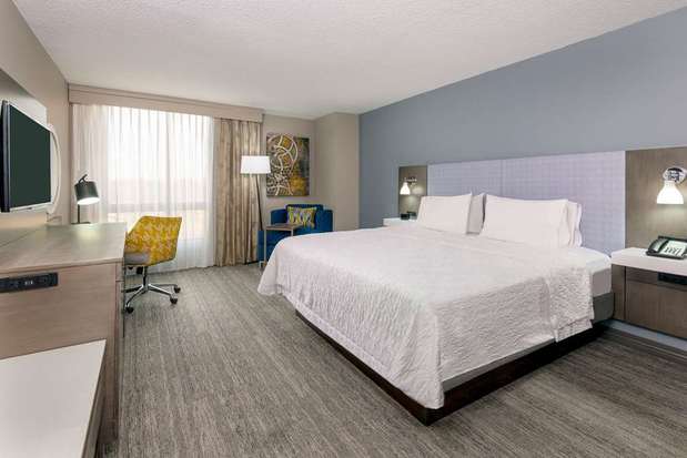 Images Hampton Inn & Suites Kansas City-Country Club Plaza