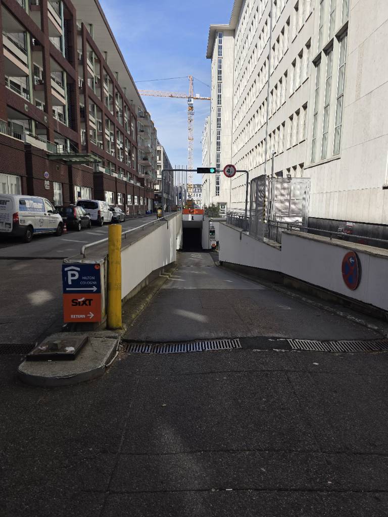 SIXT Autovermietung Köln Hauptbahnhof, Trankgasse 11 im Hbf in Köln