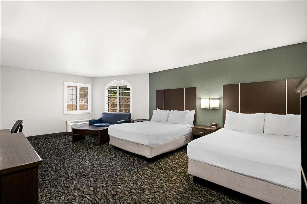 2 Queen Large Room