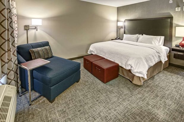 Images Hampton Inn & Suites Franklin Berry Farms