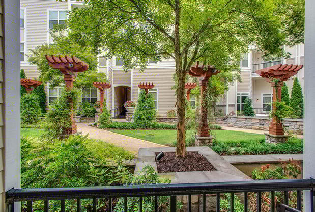 Images Camden Dulles Station Apartments