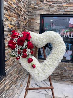 Compton Flower Shop - Heart-shaped wreath