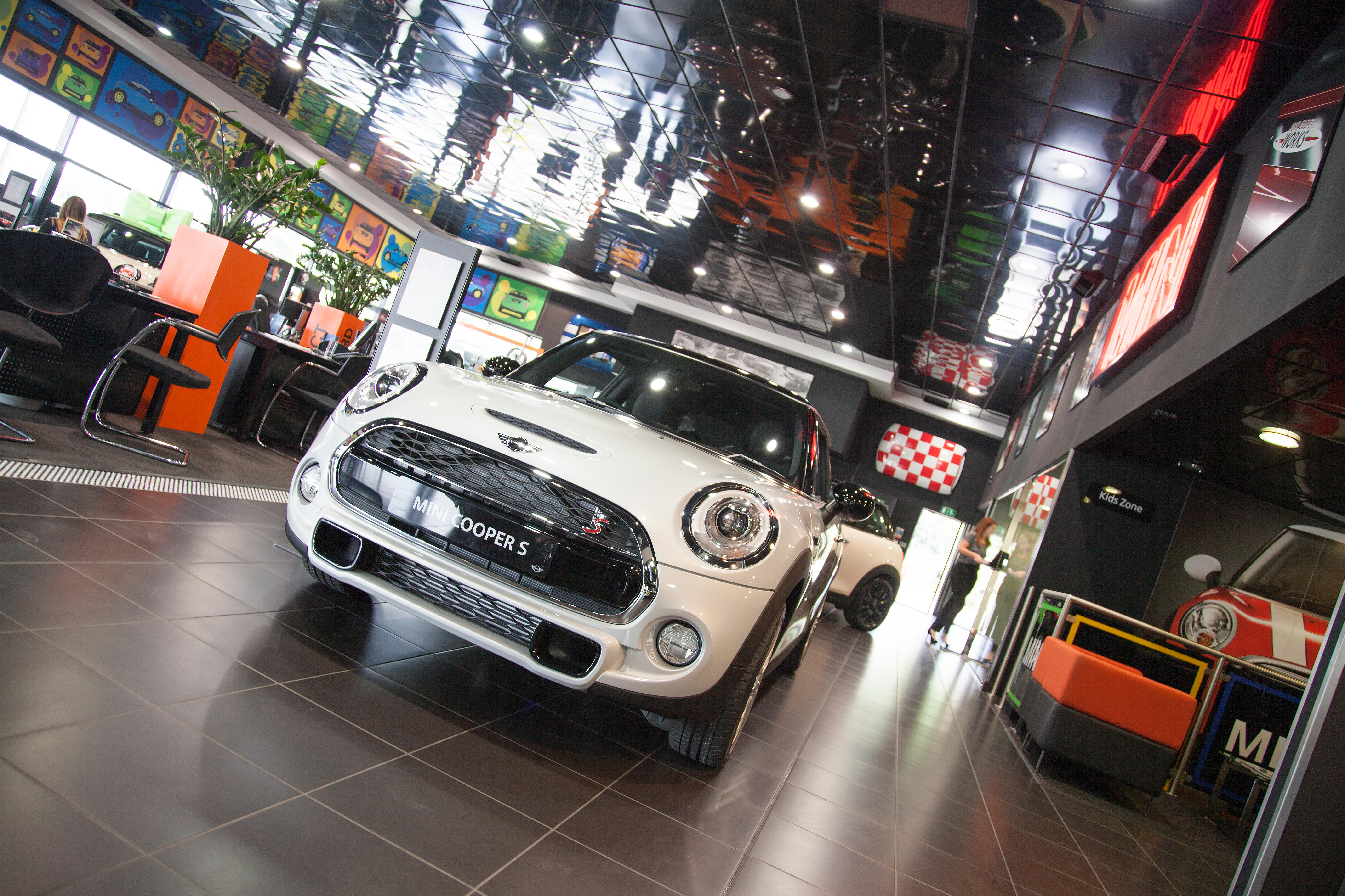 Images Sytner Leicester MINI