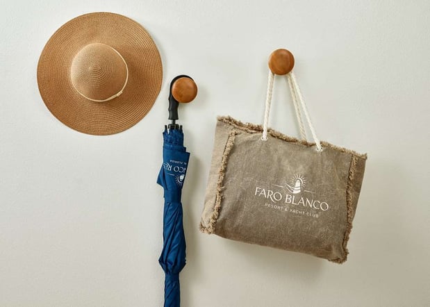 Images Faro Blanco Resort & Yacht Club Marathon, Curio by Hilton