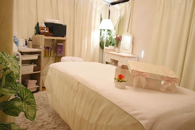 Images Pressentir 白金店