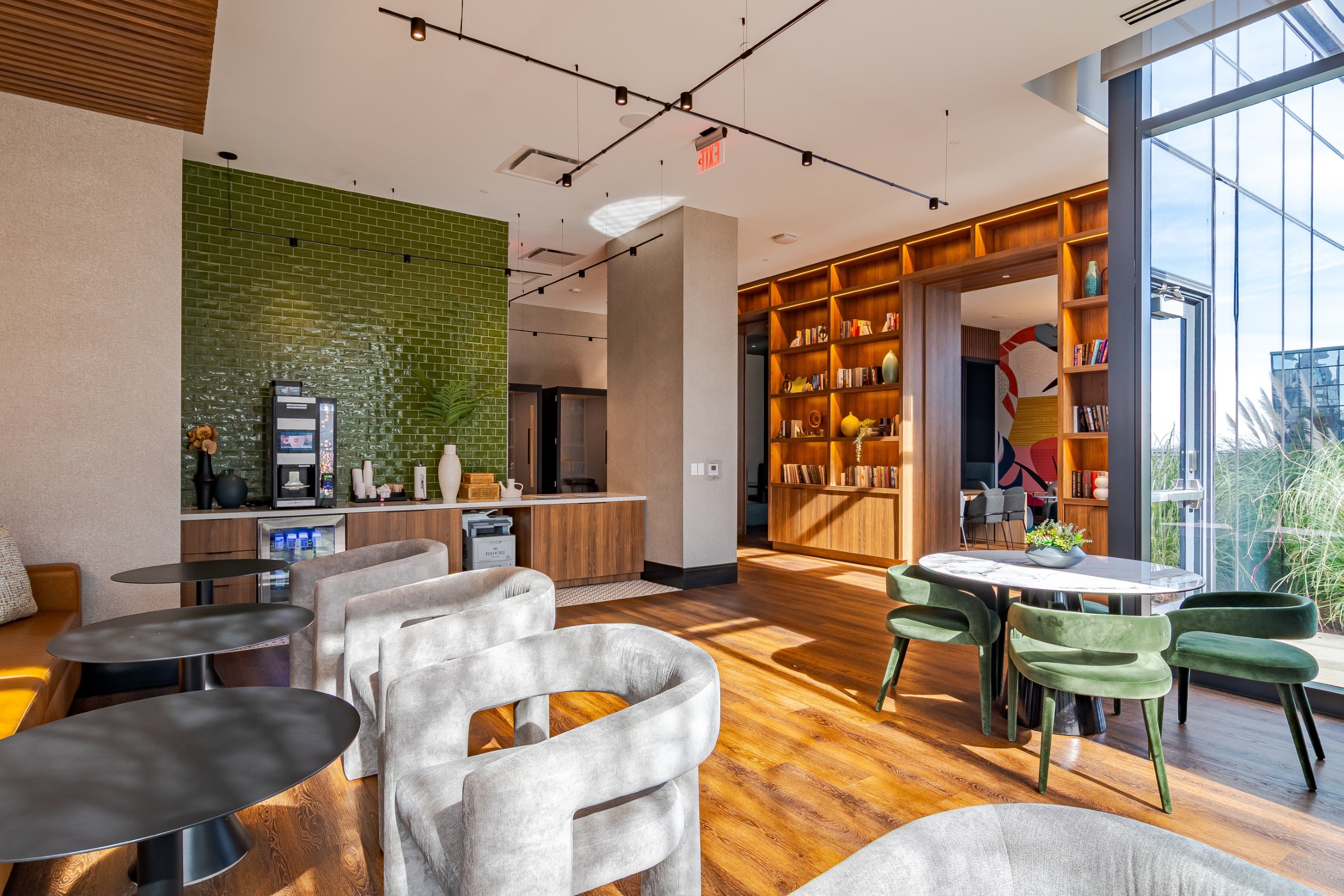 Modern Co-Working Lounge at 903 Peachtree Apartments in Atlanta, GA 30309 