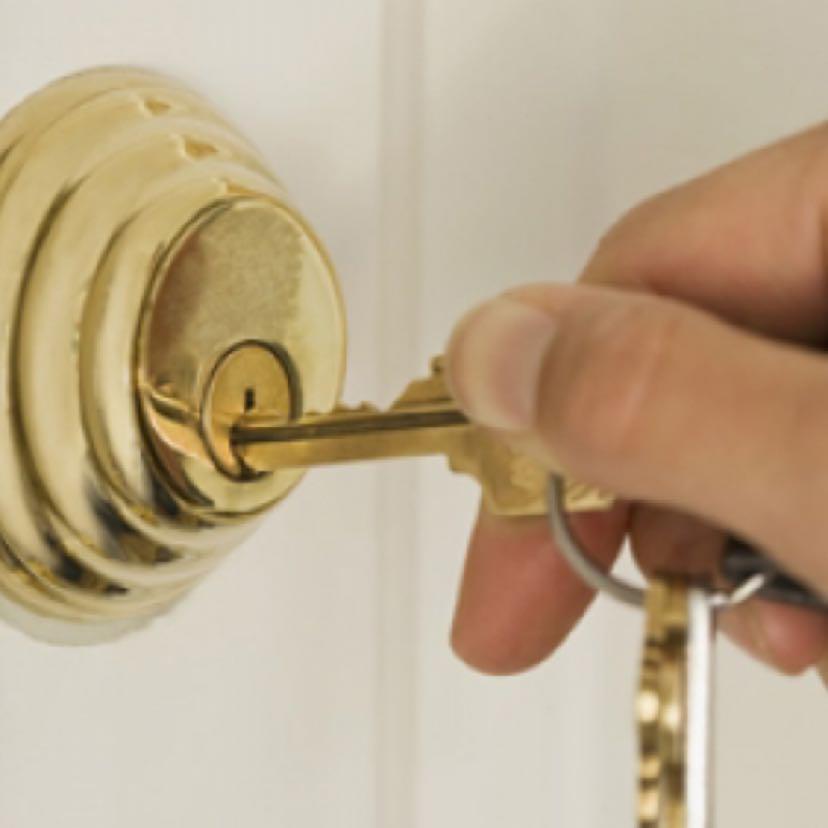 Need more security? Do you know that we can rekey your home or business? Call today for a free quote and we can schedule it immediately 
#oclocksmith #housekeys #rekey