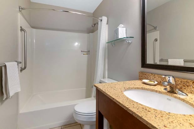 Images Best Western Plus Windjammer Inn & Conference Center