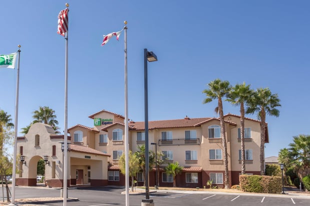 Images Holiday Inn Express & Suites Manteca City Center by IHG