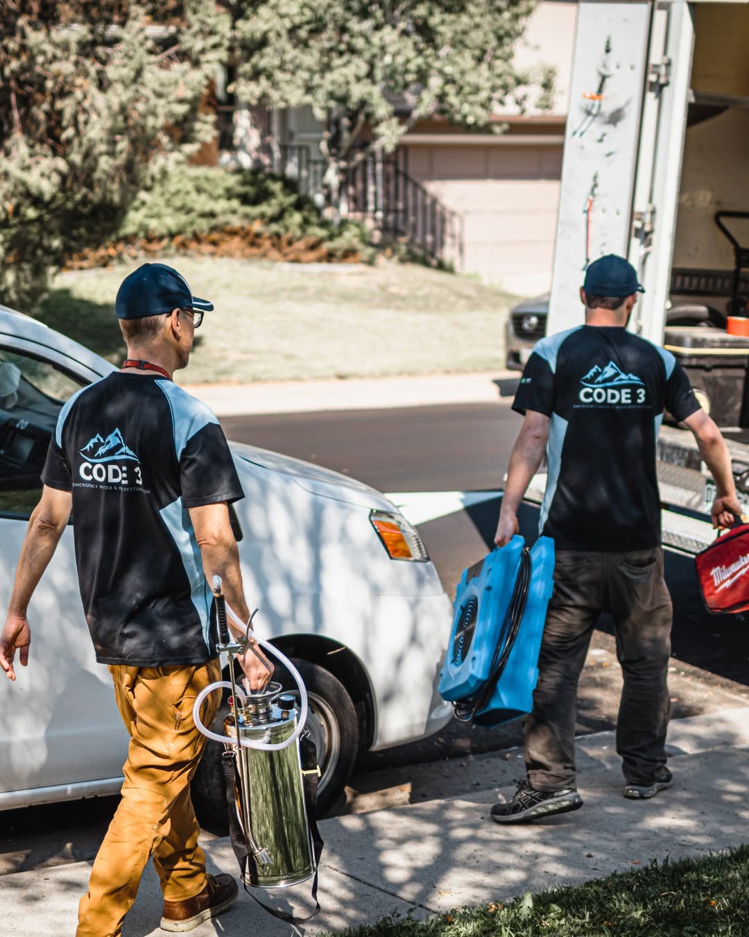 One weekend chore could save you a major headache later.
As summer winds down, now is a great time to clear leaves, twigs, and debris from your gutters. When gutters are clogged, rainwater has nowhere to go, increasing the risk of overflow that can damage your roof, siding, foundation, or basement.
A little maintenance today can go a long way toward protecting your home before fall weather arrives.