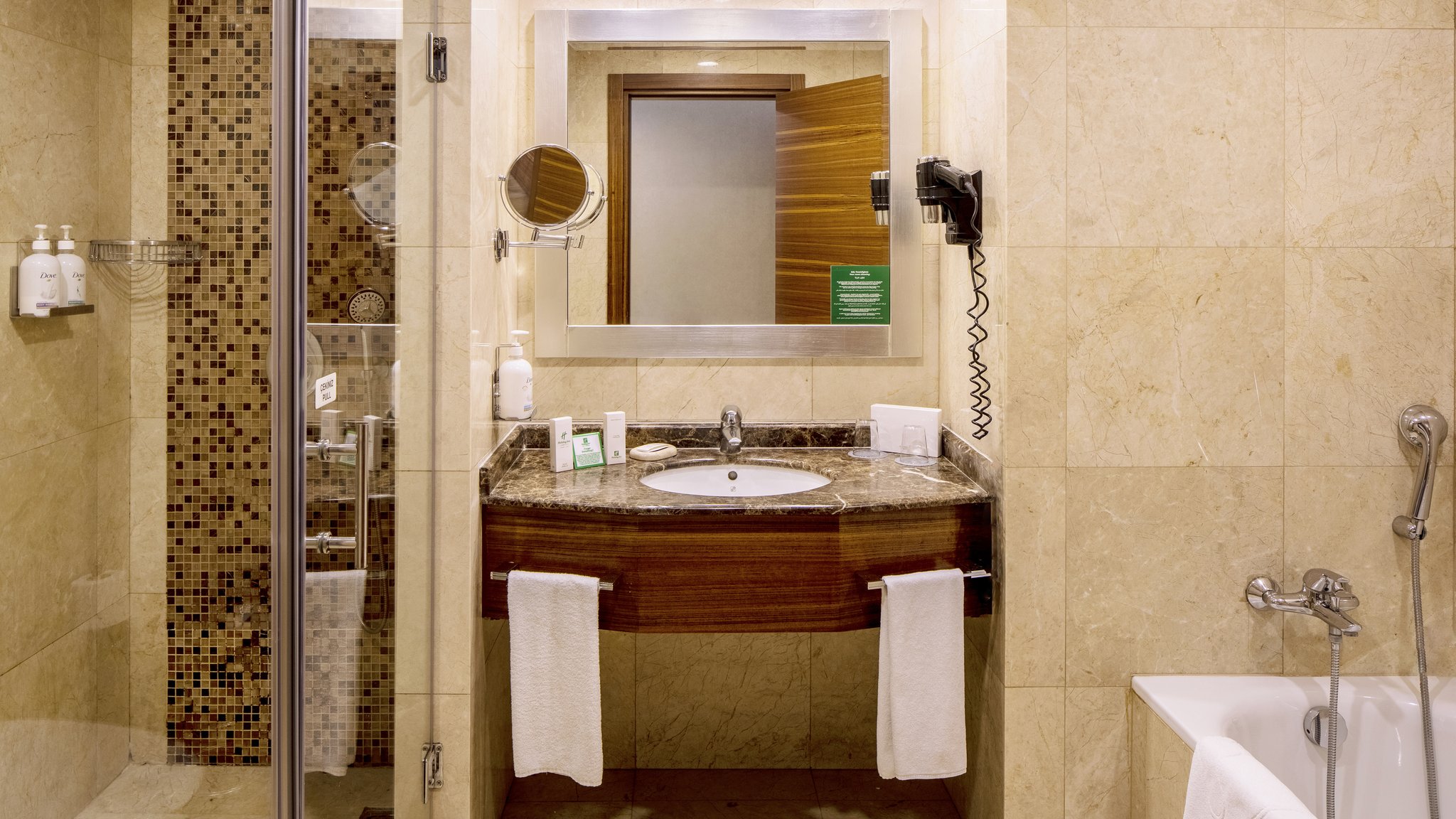 Images Holiday Inn Istanbul - Sisli by IHG