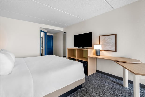 Images Spark by Hilton Green Bay