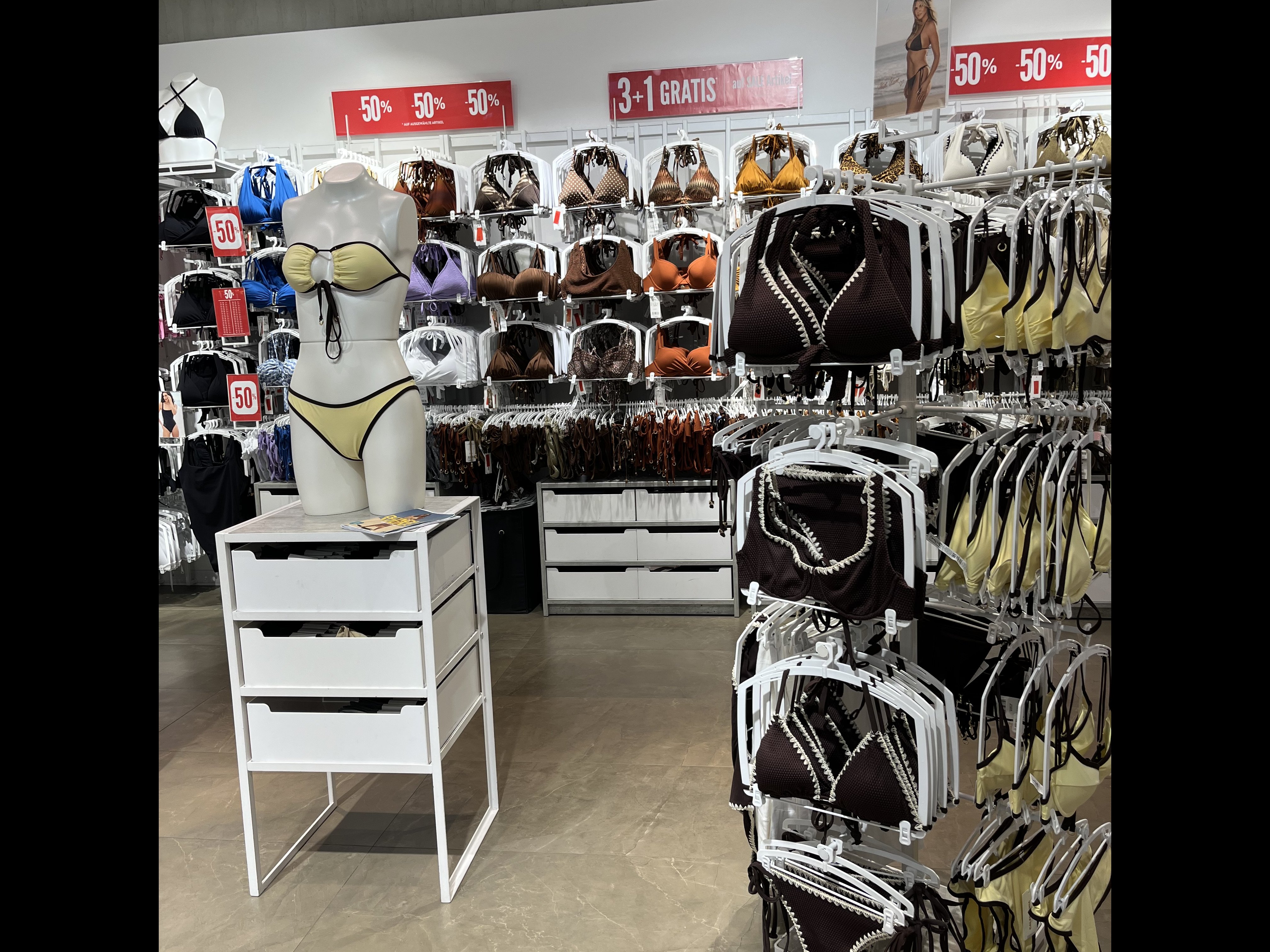 Calzedonia, Peschelstrasse 33 in Dresden