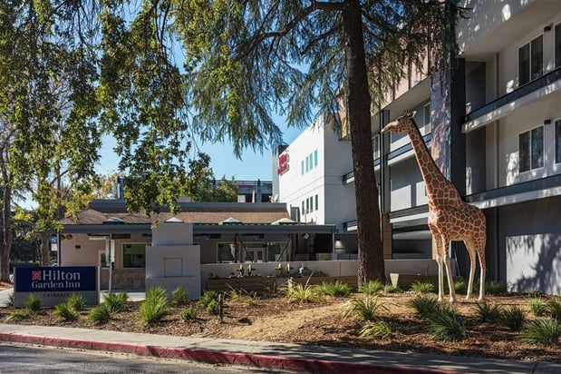 Images Hilton Garden Inn Davis Downtown