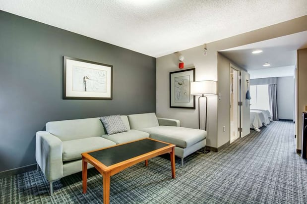 Images Hilton Garden Inn Louisville Airport