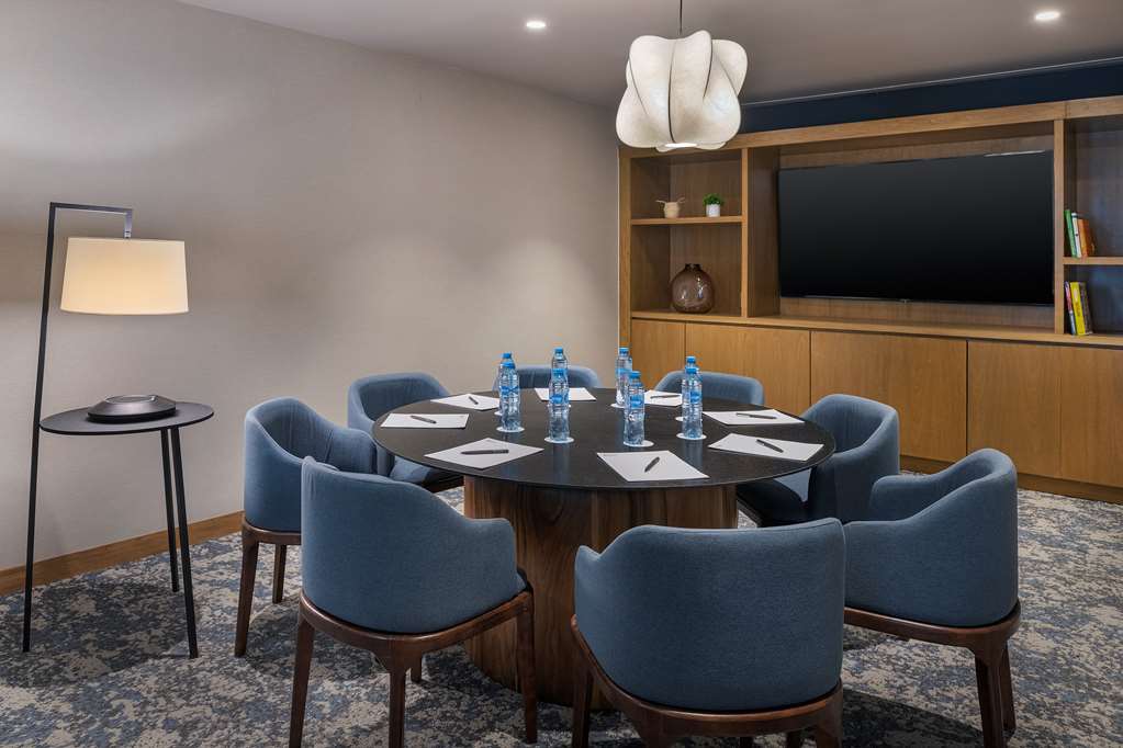 Images Hilton Garden Inn Cancun Airport