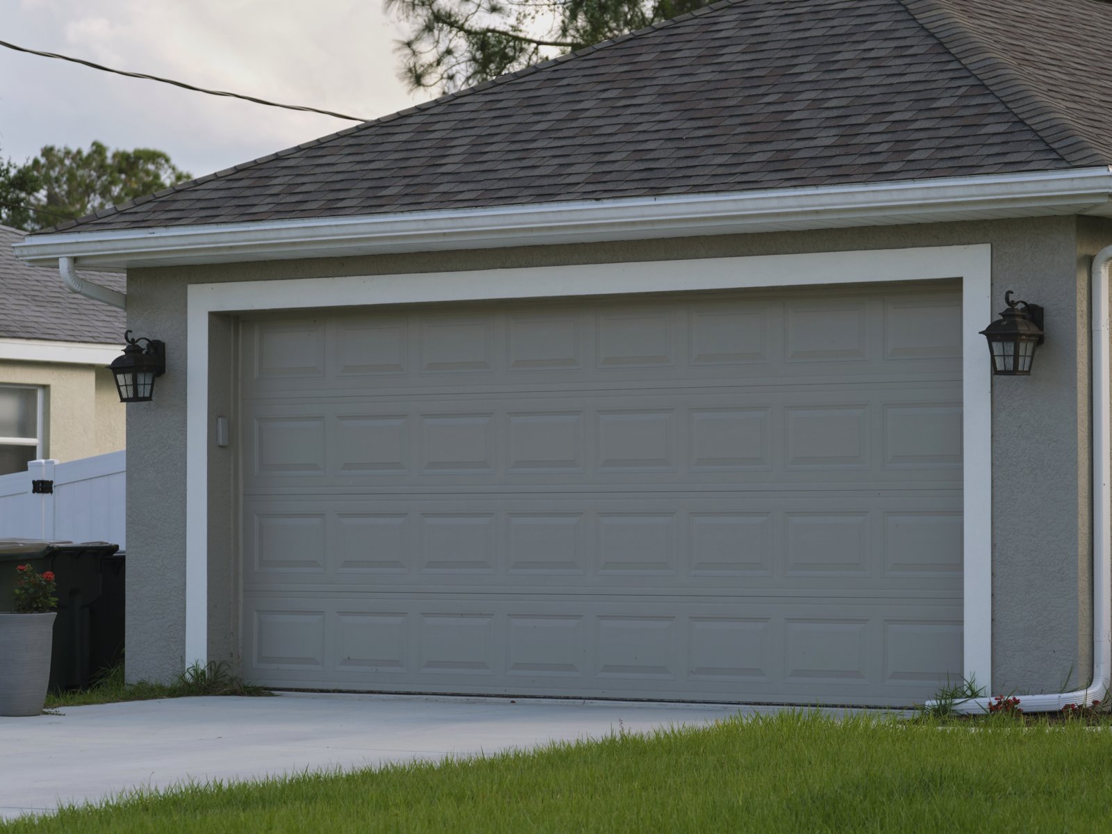 E Jim Nicklow Garage Doors & Operators