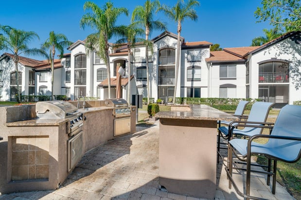 Images Advenir at Aventine