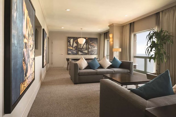 Images Hilton Chicago/Magnificent Mile Suites
