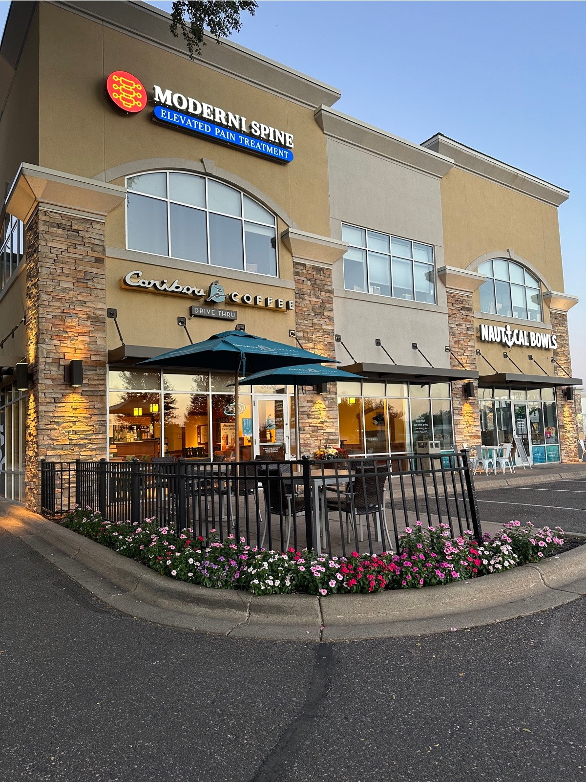 Storefront of the Caribou Coffee at 3434 County Road 101 in Minnetonka