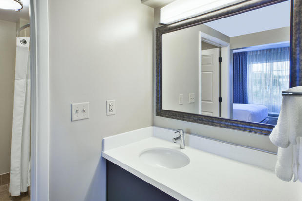 Images Staybridge Suites Cleveland Mayfield Heights Beachwd by IHG