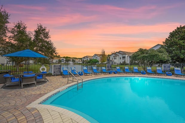 Images Halston World Gateway Apartment Homes