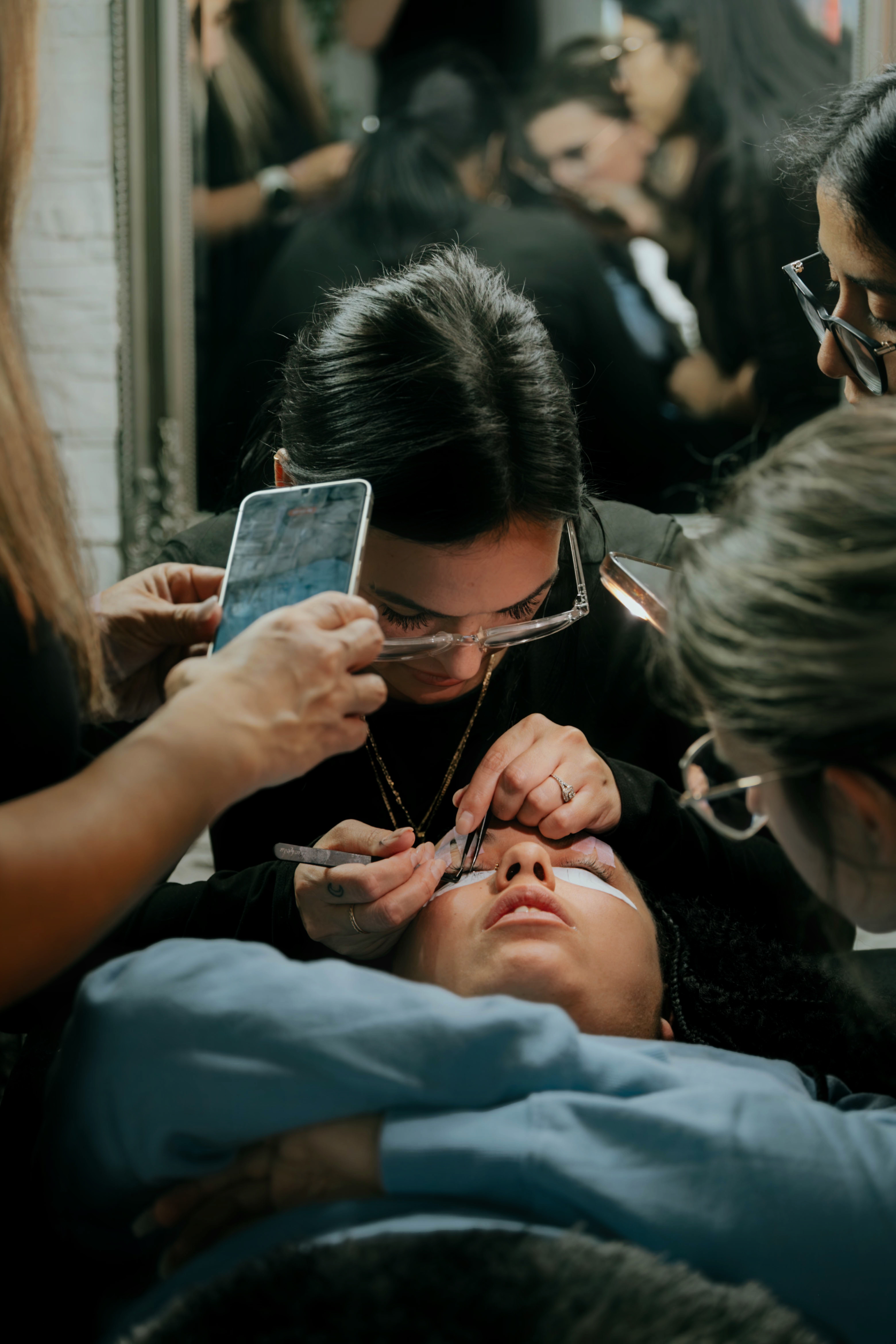 Images Lashista - Formation cils - Pose de cils - Produits de cils Longueuil