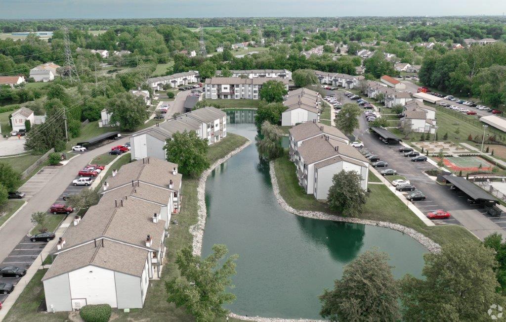 Image 10 | Lakeside Crossing at Eagle Creek Apartments and Townhomes