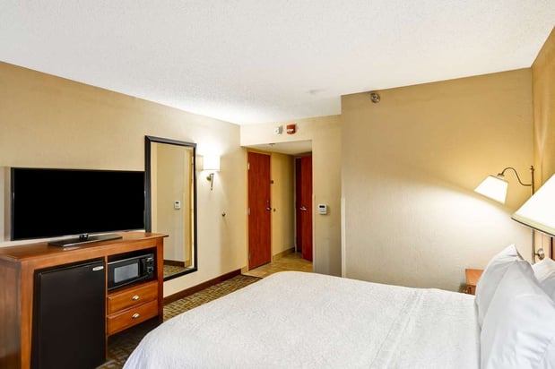 Images Hampton Inn Hendersonville