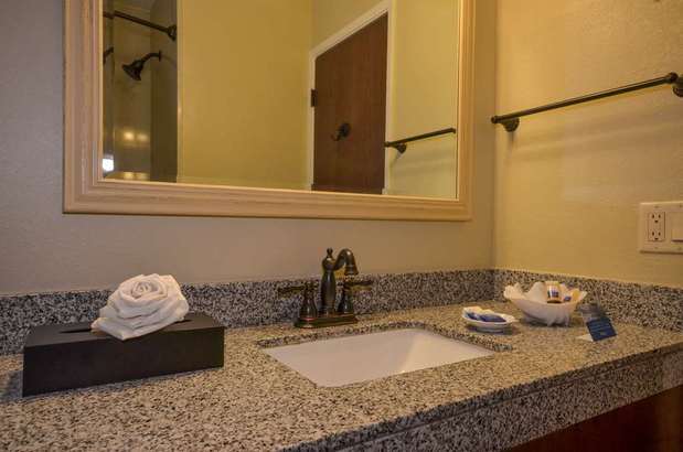 Images Best Western The Inn & Suites Pacific Grove