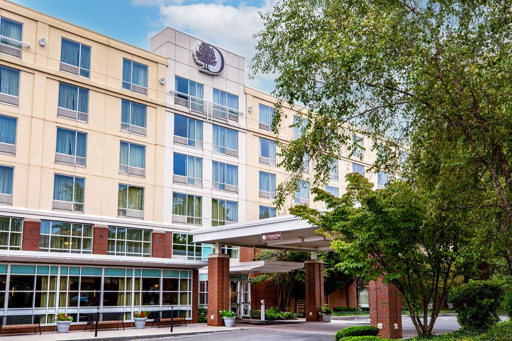 DoubleTree by Hilton Boston Bayside