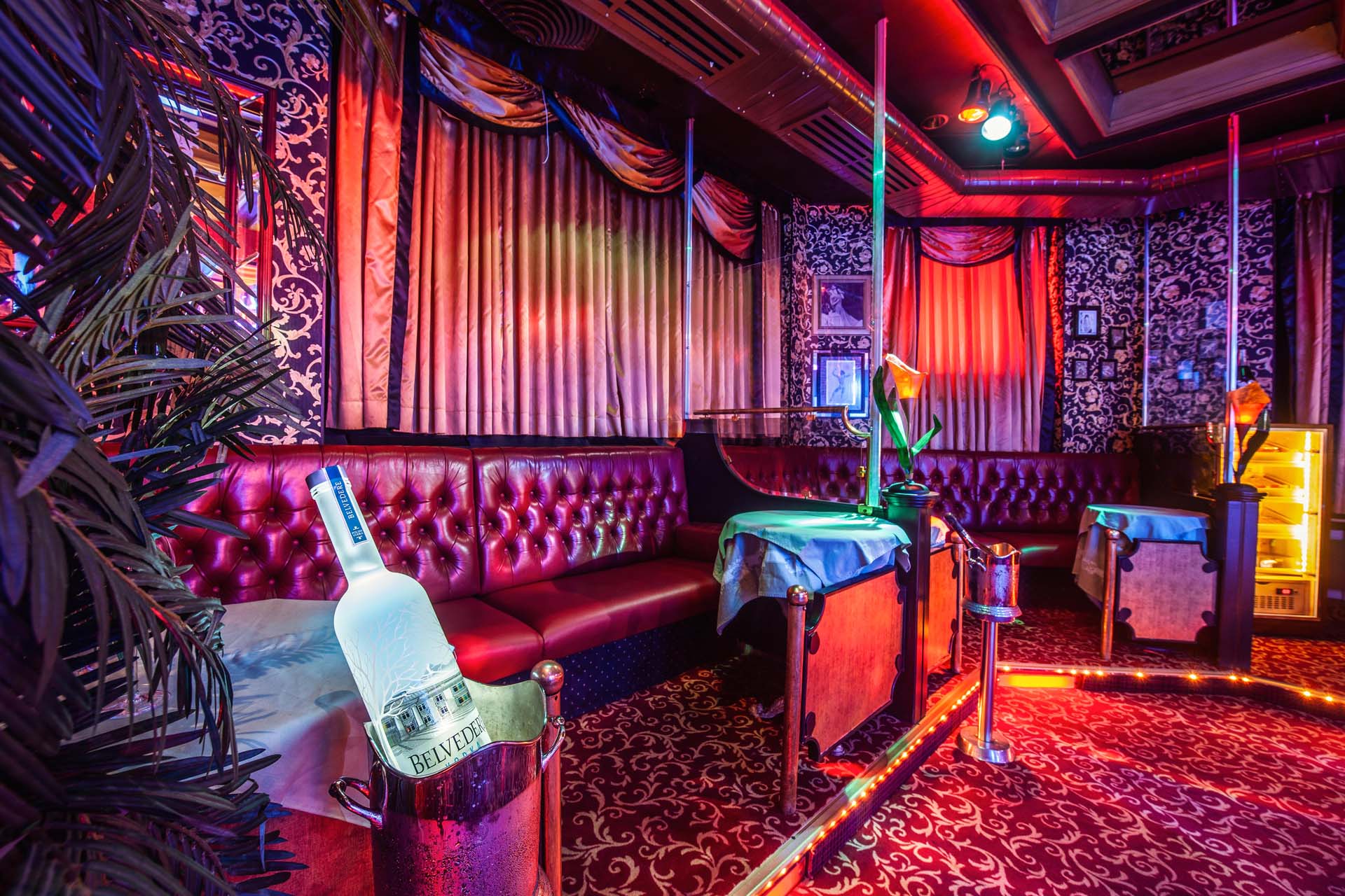 Bilder Club Privé - Strip Club, Cabaret & Nightclub