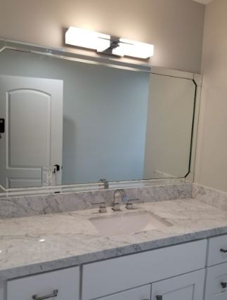 JCM Construction Group Inc - Antes de remodelación de baño 