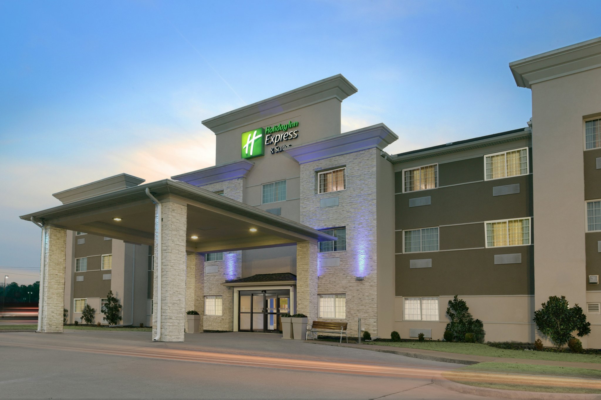 Holiday Inn Express & Suites Magnolia-Lake Columbia by IHG