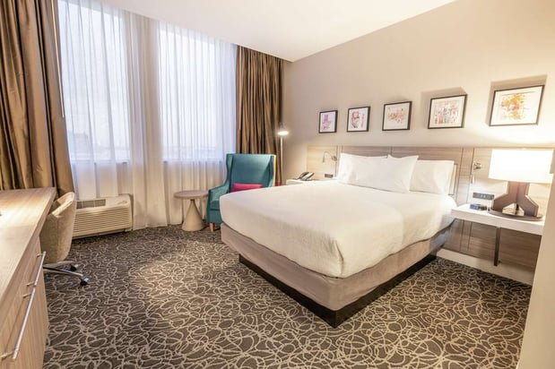 Images Hilton Garden Inn Wichita Downtown