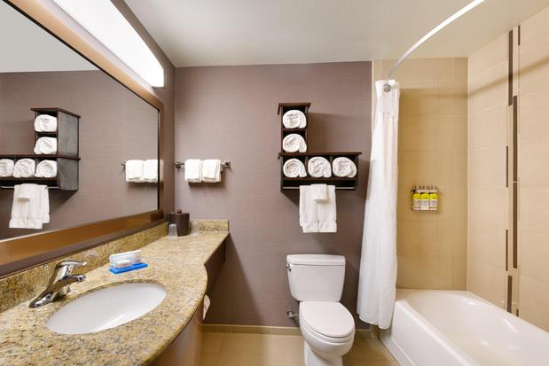 Images Holiday Inn Express & Suites Billings West, an IHG Hotel