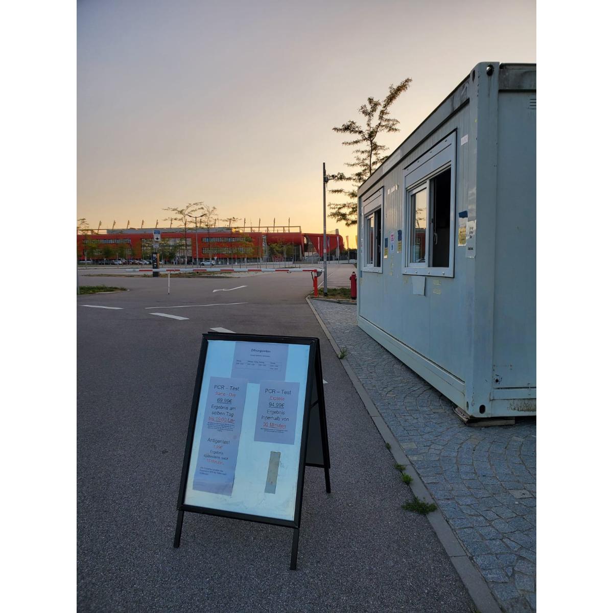 Covid-Bayern Teststelle am Regensburger Stadion - Franz-Josef-Strauß-Allee, Franz-Josef-Strauß-Allee 22 in Regensburg