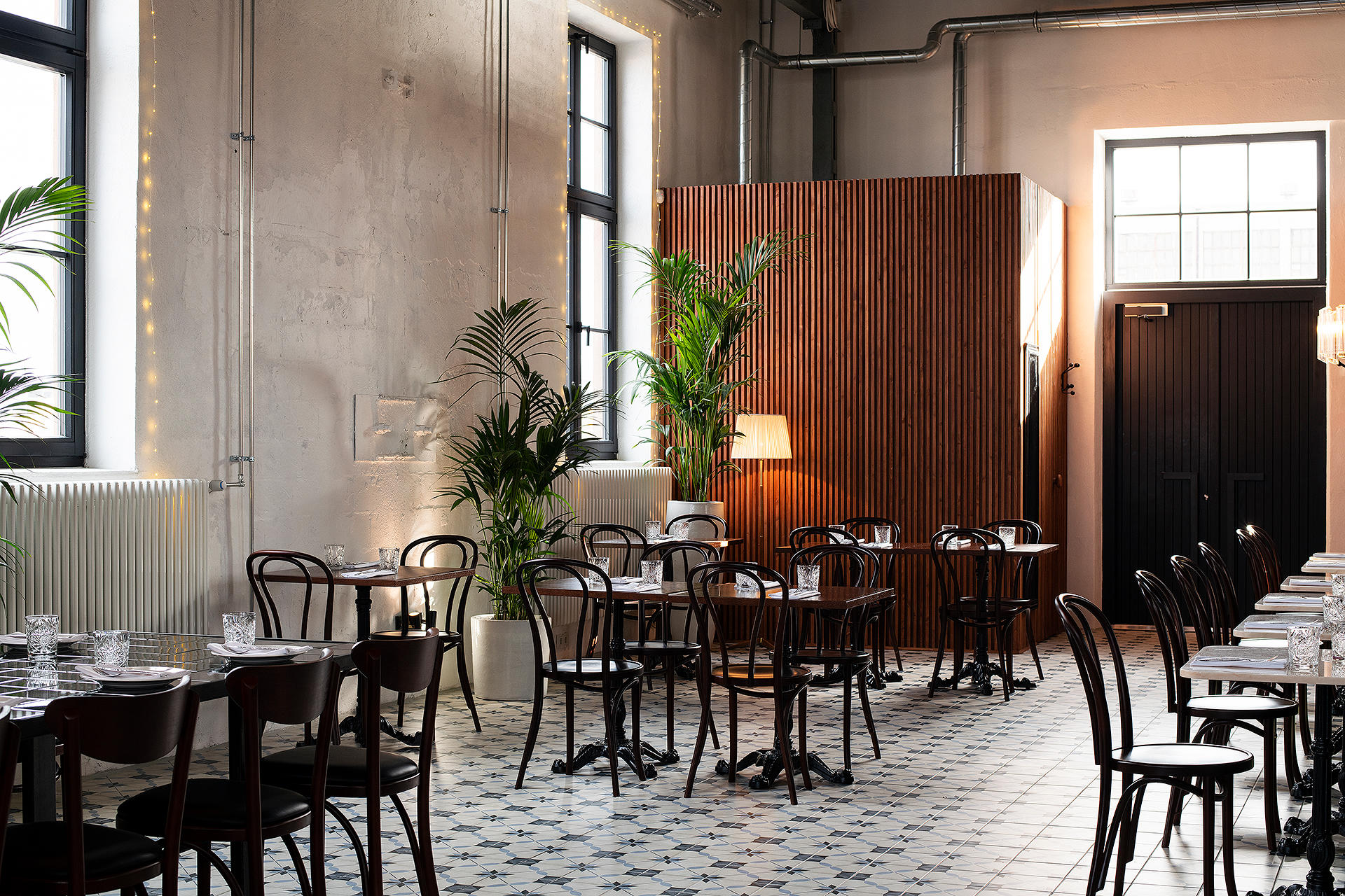 Lore Bistroo