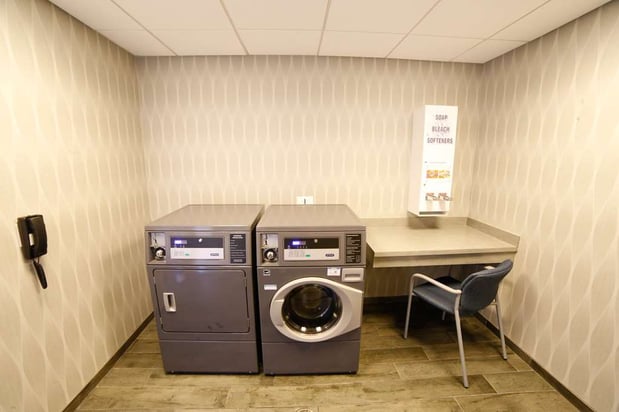 Images Hampton Inn & Suites Forest City