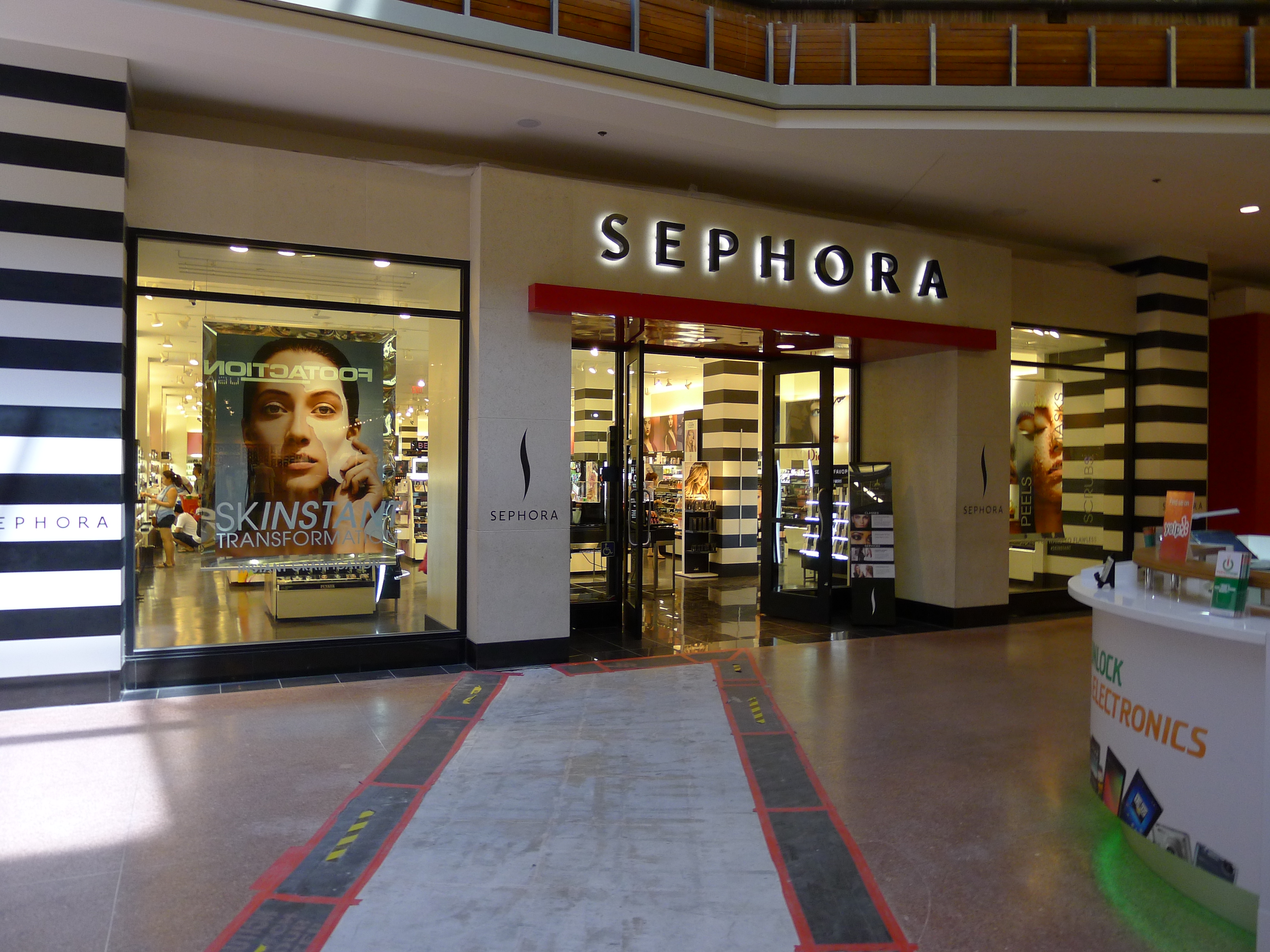 SEPHORA Photo