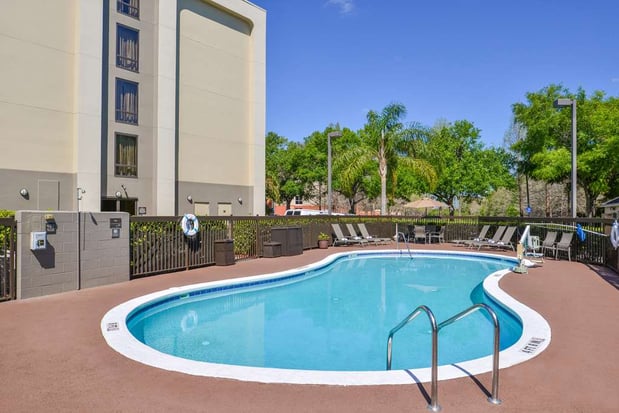 Images Hampton Inn closest to Universal Orlando