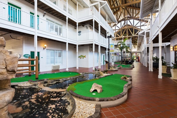 Images Holiday Inn & Suites Clearwater Beach S-Harbourside by IHG
