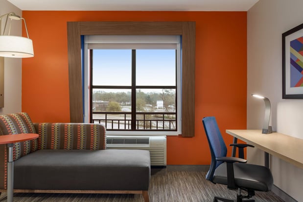 Images Holiday Inn Express & Suites Charleston - Mount Pleasant by IHG